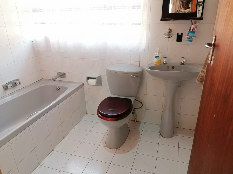 3 Bedroom Property for Sale in Safari Gardens North West